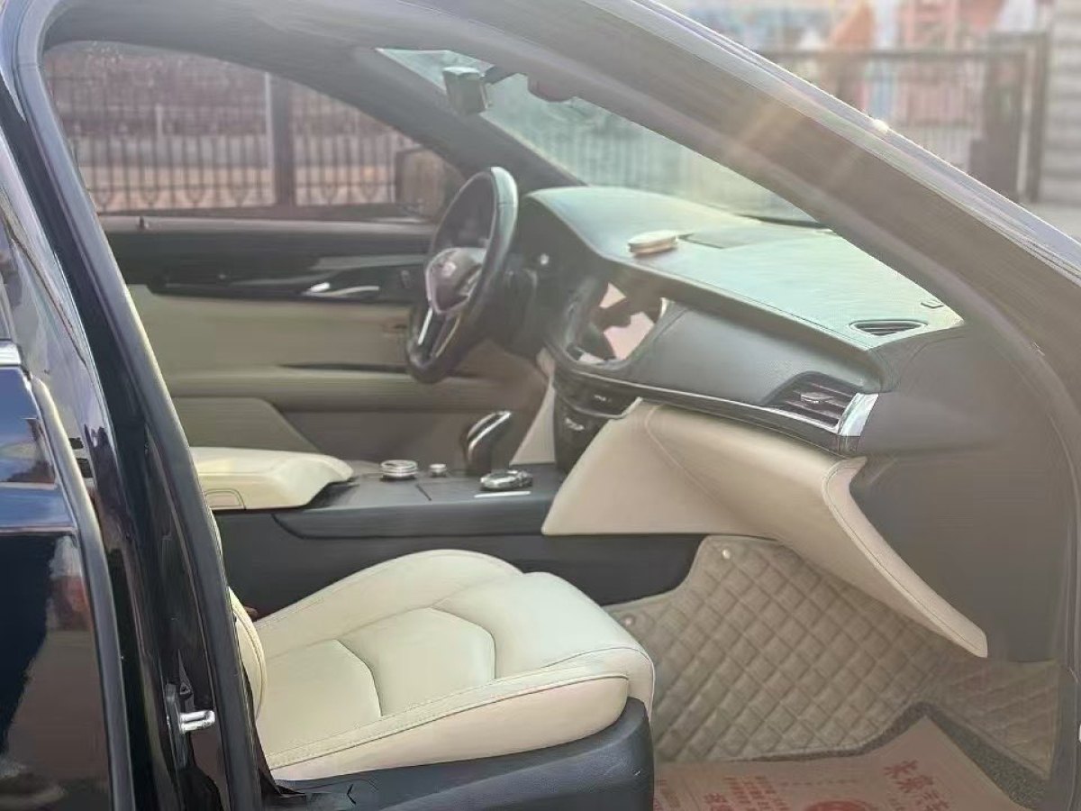 凱迪拉克 CT6  2019款 28T 豪華型圖片