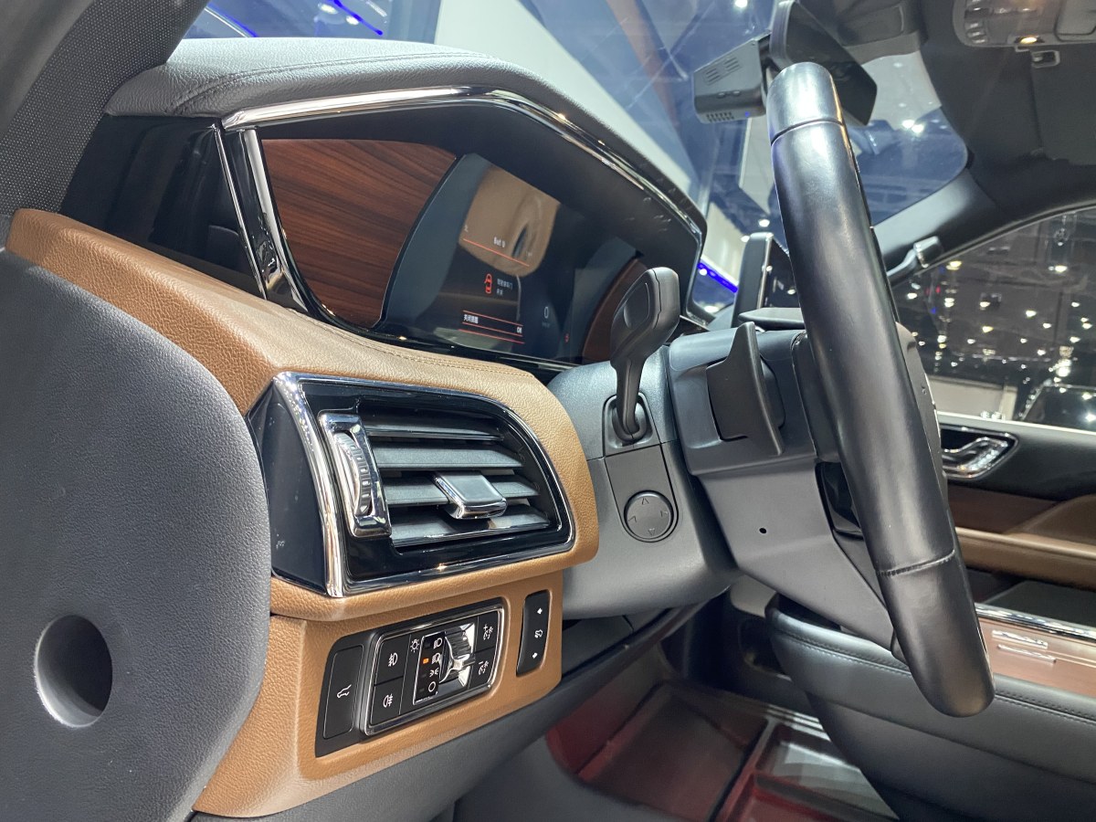 林肯 領(lǐng)航員  2022款 3.5T 尊耀版圖片