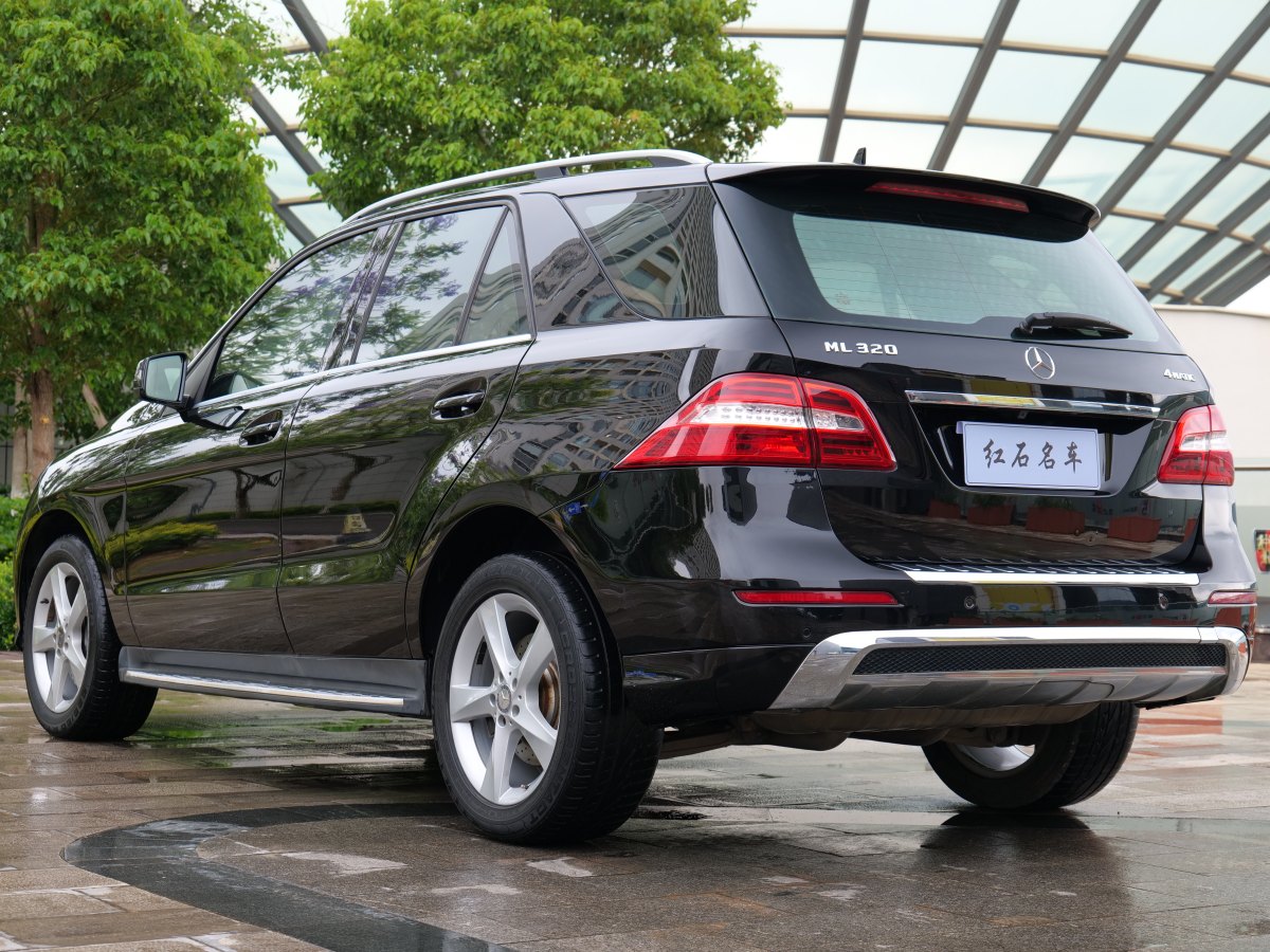 奔馳 奔馳M級  2014款 ML 320 4MATIC圖片