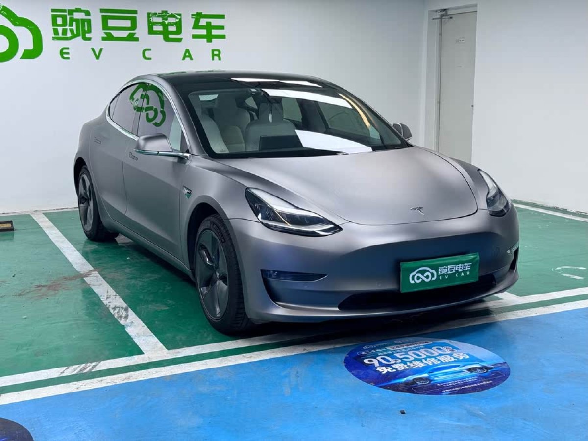特斯拉 Model 3  2019款 長(zhǎng)續(xù)航全輪驅(qū)動(dòng)版圖片
