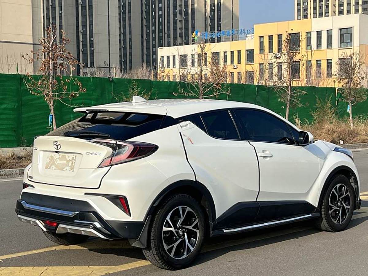 豐田 C-HR  2018款 2.0L 領(lǐng)先版 國V圖片