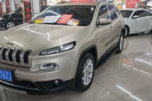 自由光 Jeep 2.4L 領(lǐng)先版