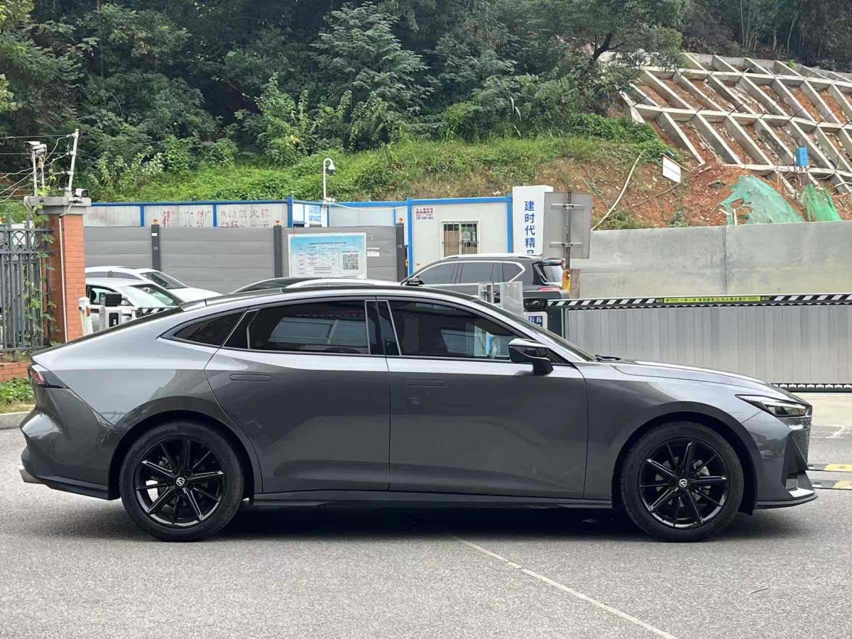 長(zhǎng)安 長(zhǎng)安UNI-V  2022款 1.5T 尊貴型圖片