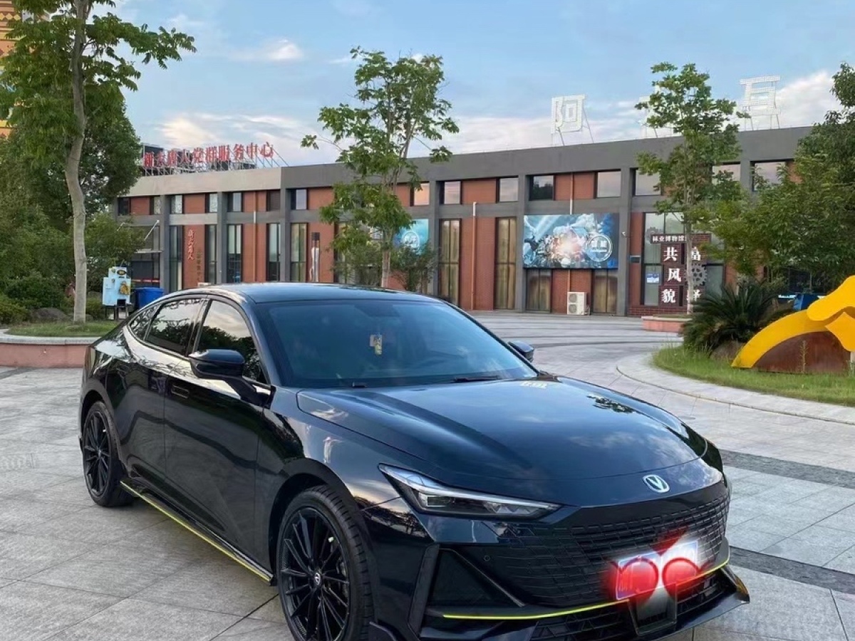 長(zhǎng)安 長(zhǎng)安UNI-V  2022款 1.5T 智慧領(lǐng)航型圖片