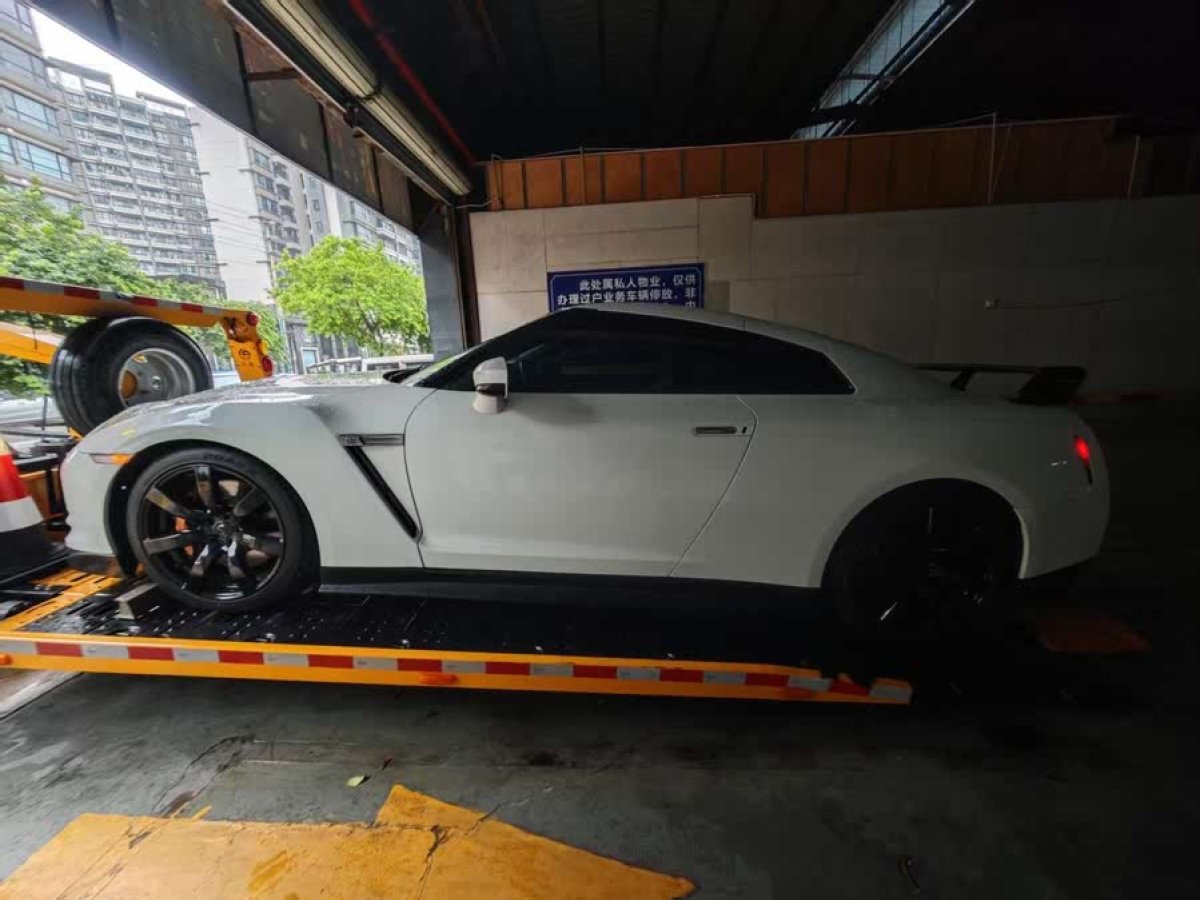日產(chǎn) GT-R  2010款 3.8T Premium Edition圖片