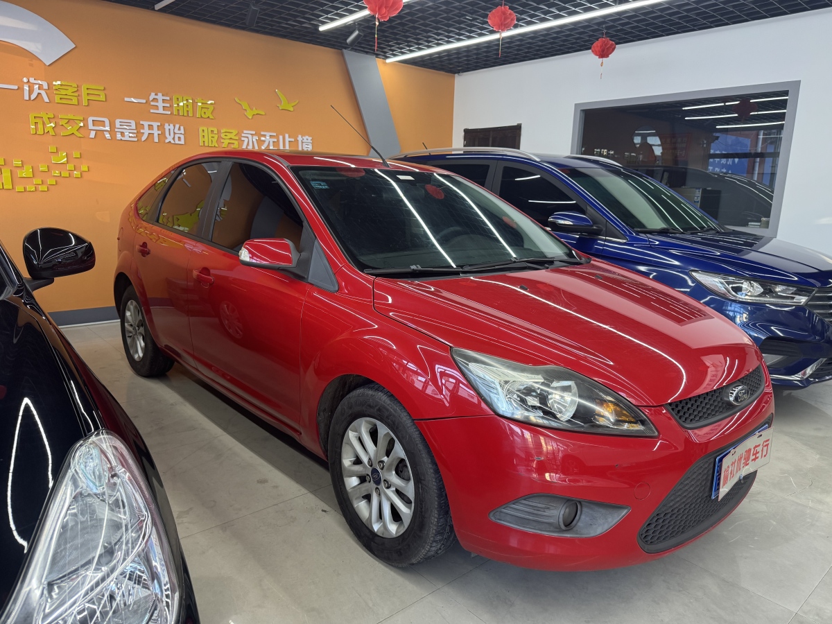 福特 ?？怂? 2013款 兩廂經(jīng)典 1.8L 自動時尚型圖片