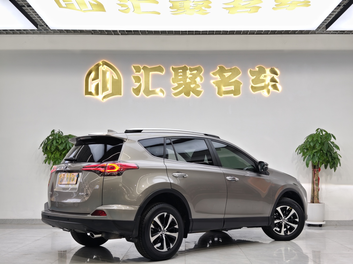 豐田 RAV4  2018款 榮放 2.0L CVT兩驅風尚版圖片