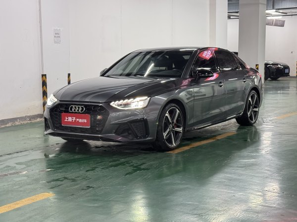 奥迪 奥迪A4L  2022款 45 TFSI quattro 臻选动感型