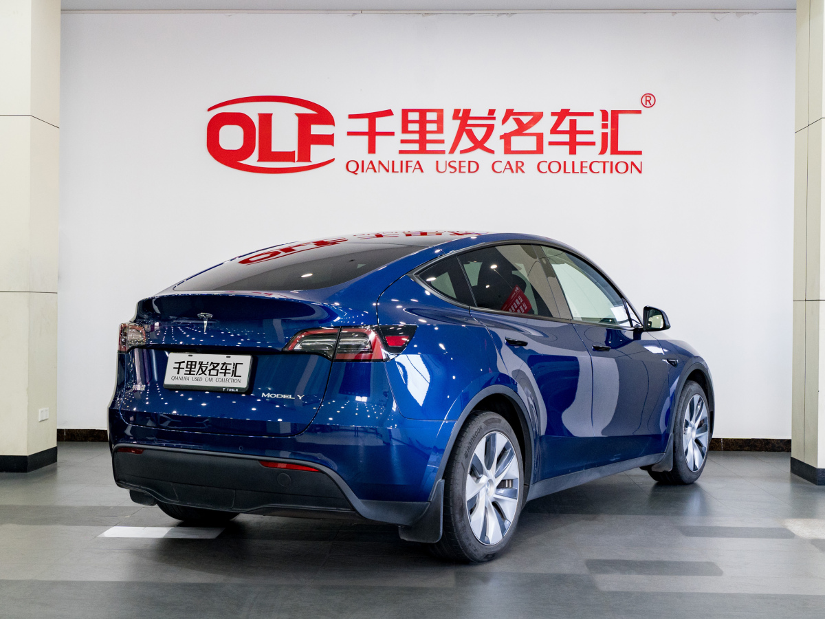 特斯拉 Model Y  2021款 改款 標(biāo)準(zhǔn)續(xù)航后驅(qū)升級(jí)版圖片