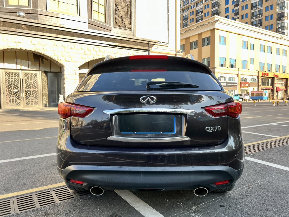 2016年8月英菲尼迪 QX70  2015款 3.7L 絕影版