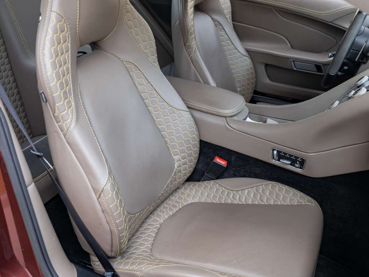 阿斯頓·馬丁 Vanquish  2013款 6.0L 標(biāo)準(zhǔn)型圖片