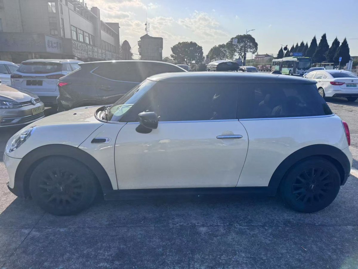 MINI MINI  2020款 1.5T COOPER 經(jīng)典派圖片