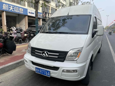 2023年1月 上汽大通 V80 2.0T PLUS AMT廂式貨車VAN長(zhǎng)軸中頂3座圖片