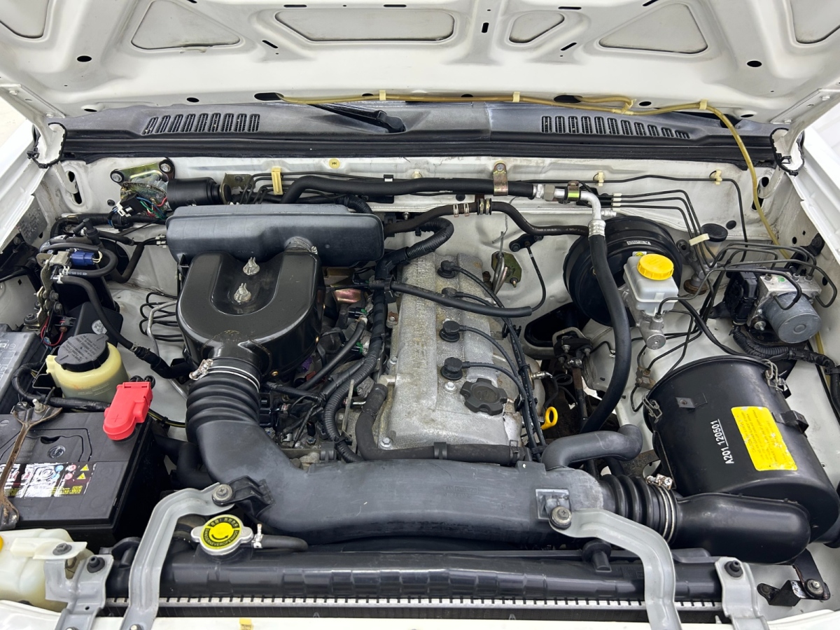 日產(chǎn) D22  2011款 2.4L汽油兩驅(qū)標(biāo)準(zhǔn)型圖片