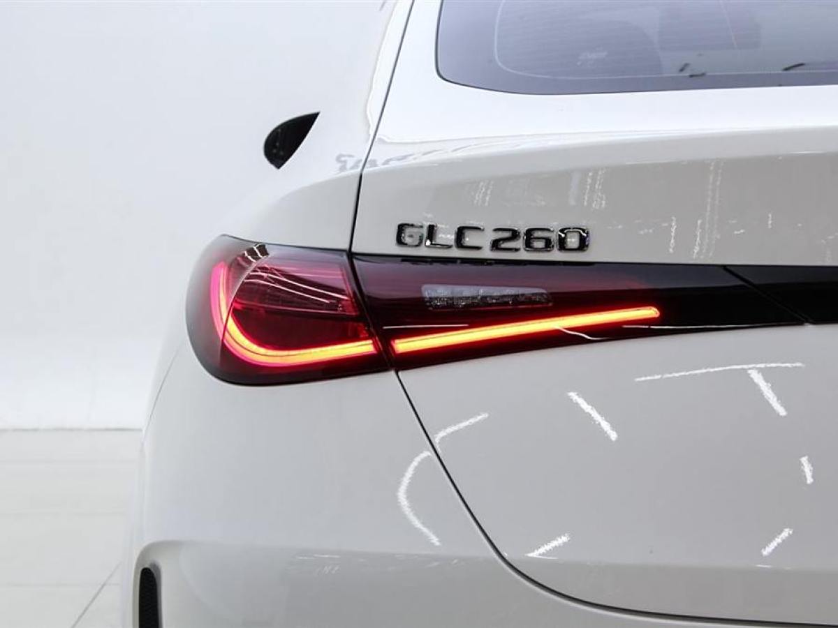 奔馳 奔馳GLC  2024款 GLC 260 4MATIC 轎跑SUV圖片