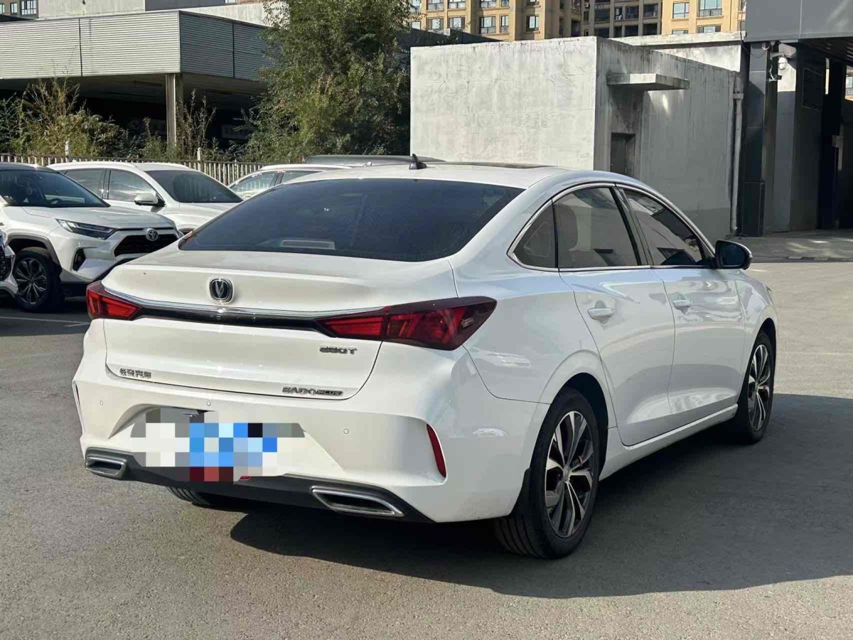 長(zhǎng)安 逸動(dòng)  2021款 PLUS 藍(lán)鯨NE 1.4T GDI DCT旗艦型圖片