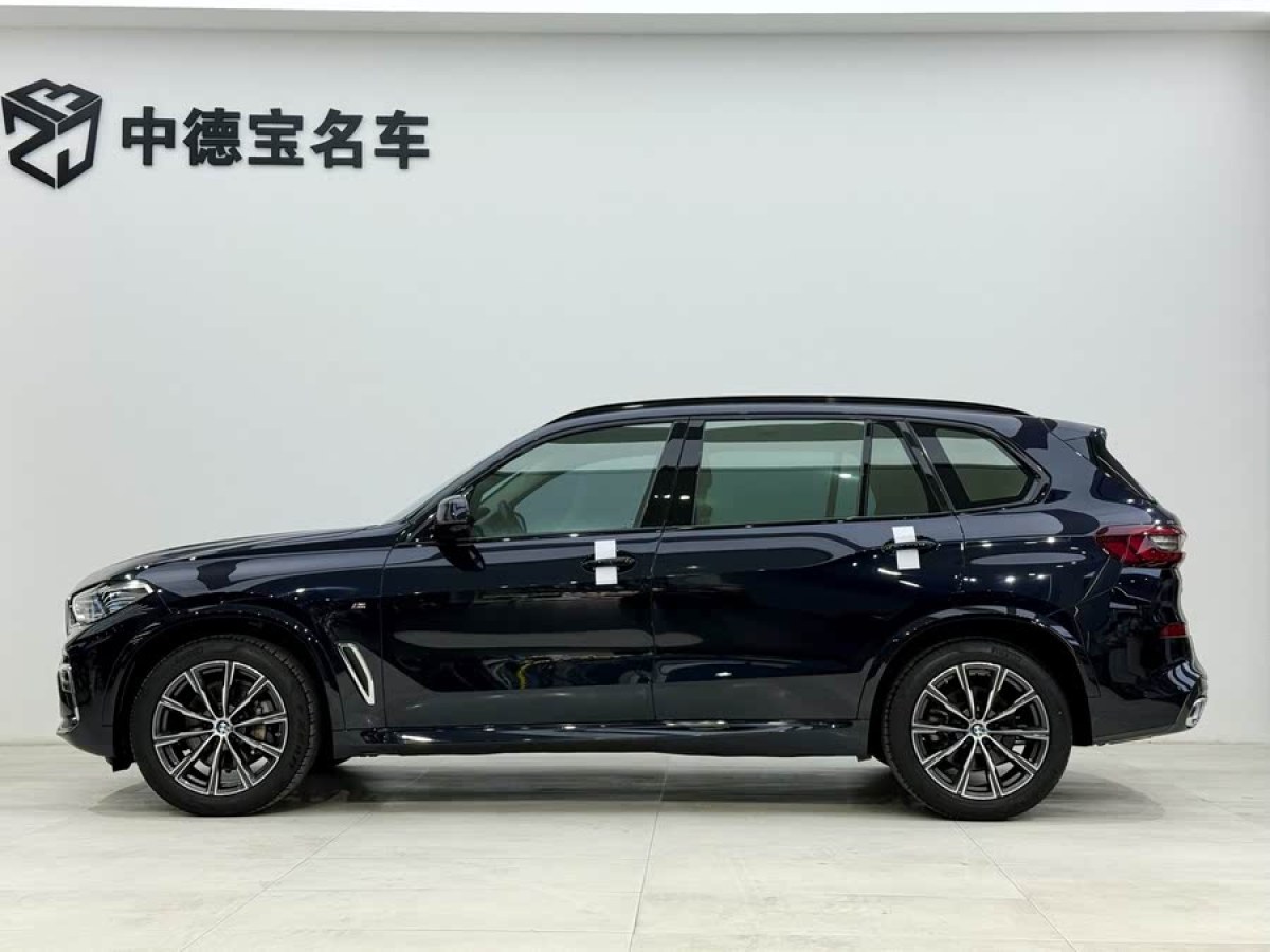寶馬 寶馬X5  2022款 改款 xDrive 30Li 尊享型M運(yùn)動(dòng)套裝圖片