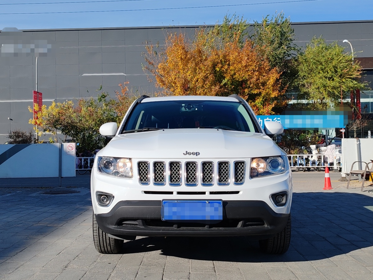 Jeep 指南者  2014款 改款 2.0L 兩驅(qū)精英版圖片