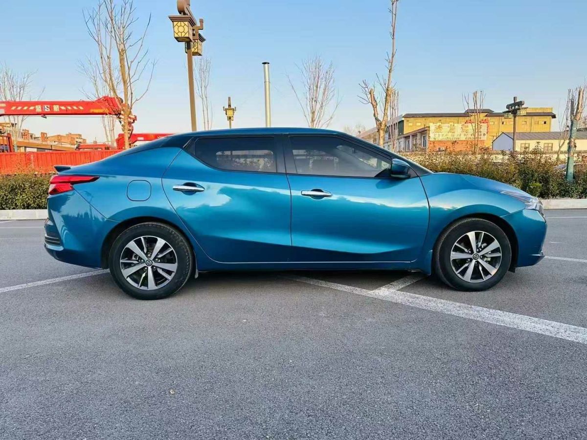 日產(chǎn) LANNIA 藍(lán)鳥(niǎo)  2018款 1.6L CVT智酷潮音版圖片