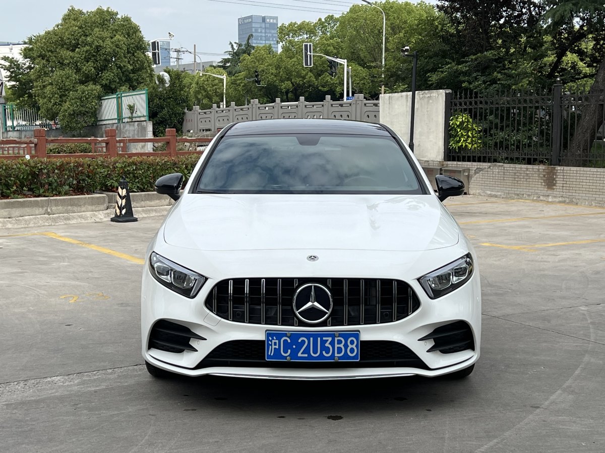 奔馳 奔馳A級(jí)  2022款 改款 A 200 L 運(yùn)動(dòng)轎車(chē)時(shí)尚型圖片