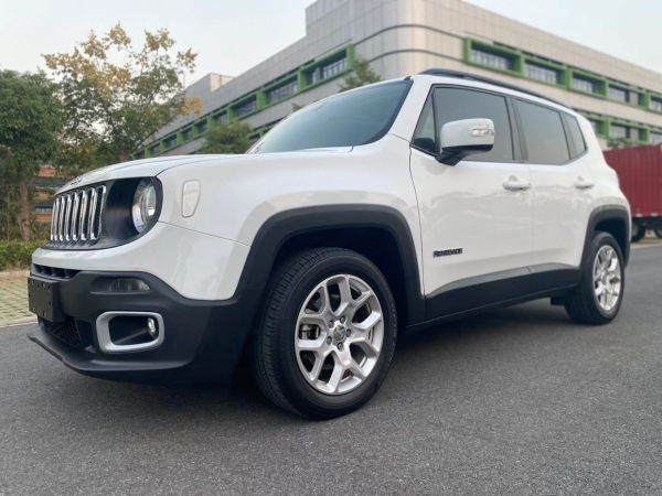 Jeep 自由侠  2018款 互联大屏版 180T 自动高能版