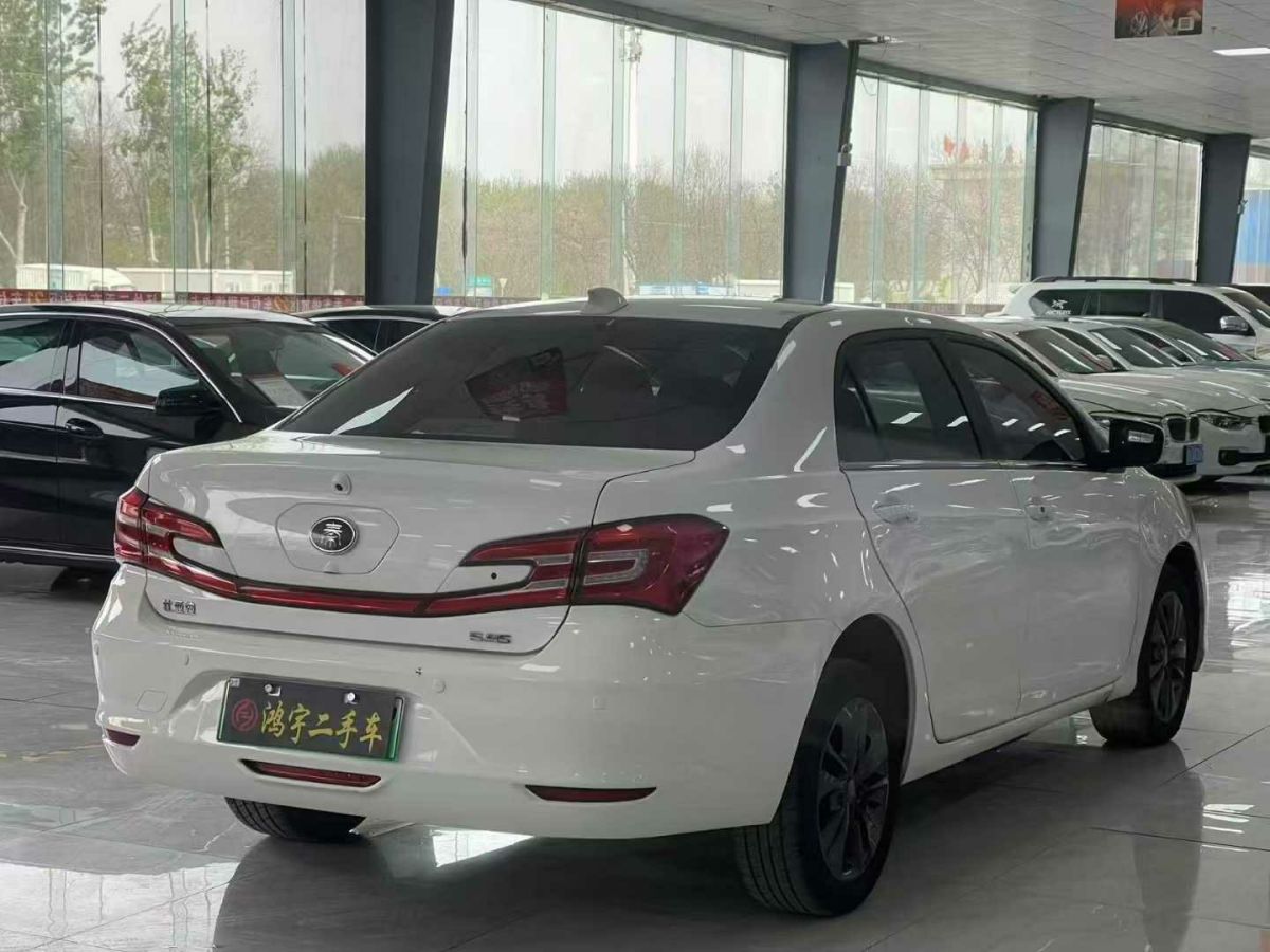 比亞迪 秦Pro  2018款 1.5L 手動(dòng)智聯(lián)鋒動(dòng)型圖片