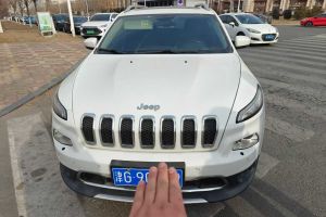 自由光 Jeep 2.0L 優(yōu)越版