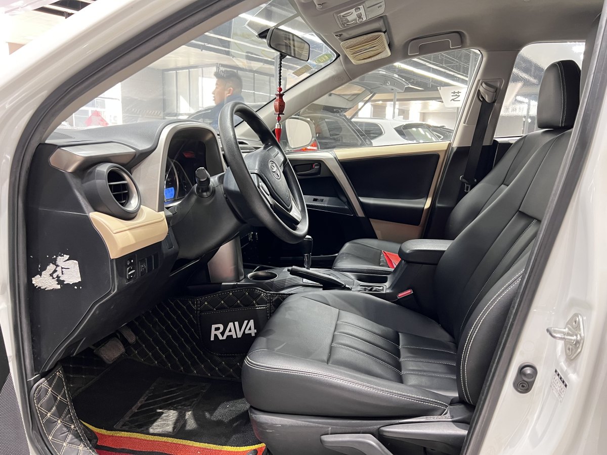 豐田 RAV4  2018款 榮放 2.0L CVT兩驅(qū)都市版圖片