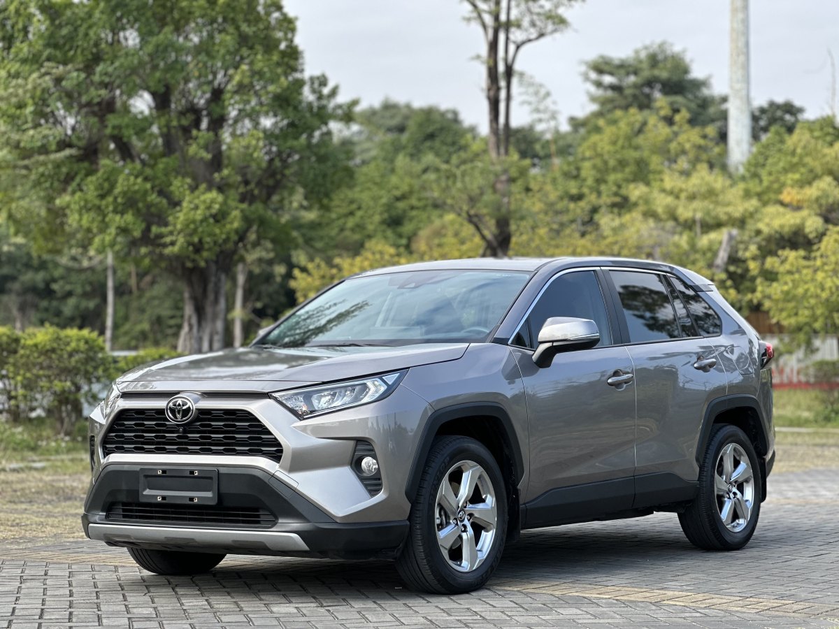 豐田 RAV4  2018款 榮放 2.0L CVT兩驅(qū)風(fēng)尚版圖片