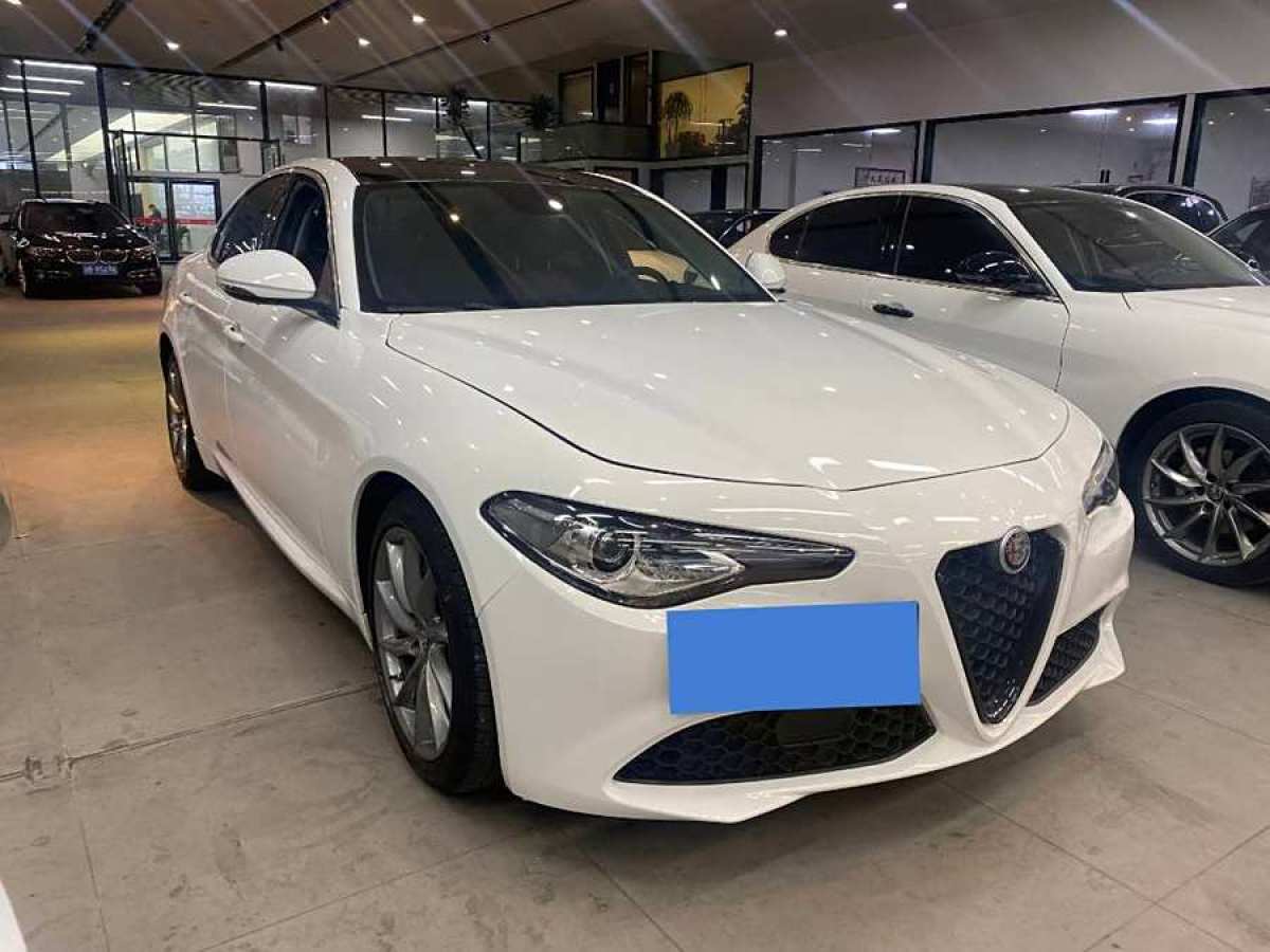 阿爾法·羅密歐 Giulia  2017款 2.0T 200HP 豪華版圖片