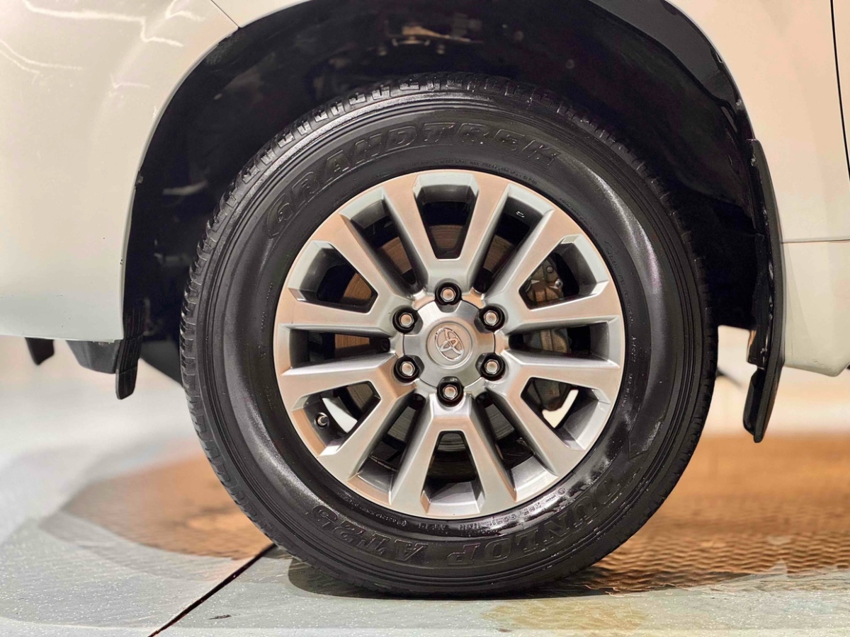 2019年2月丰田 普拉多  2018款 3.5L 自动VX NAVI后挂备胎