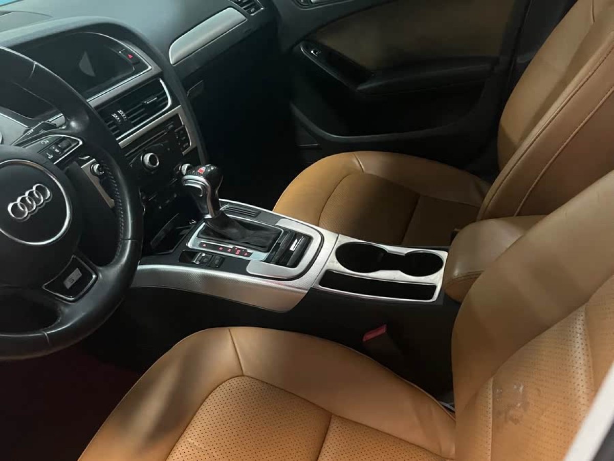 奧迪 奧迪A4L  2015款 35 TFSI 自動標(biāo)準(zhǔn)型圖片