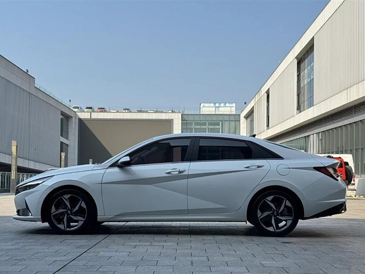 現(xiàn)代 伊蘭特  2023款 1.5L CVT GLS領(lǐng)先版圖片