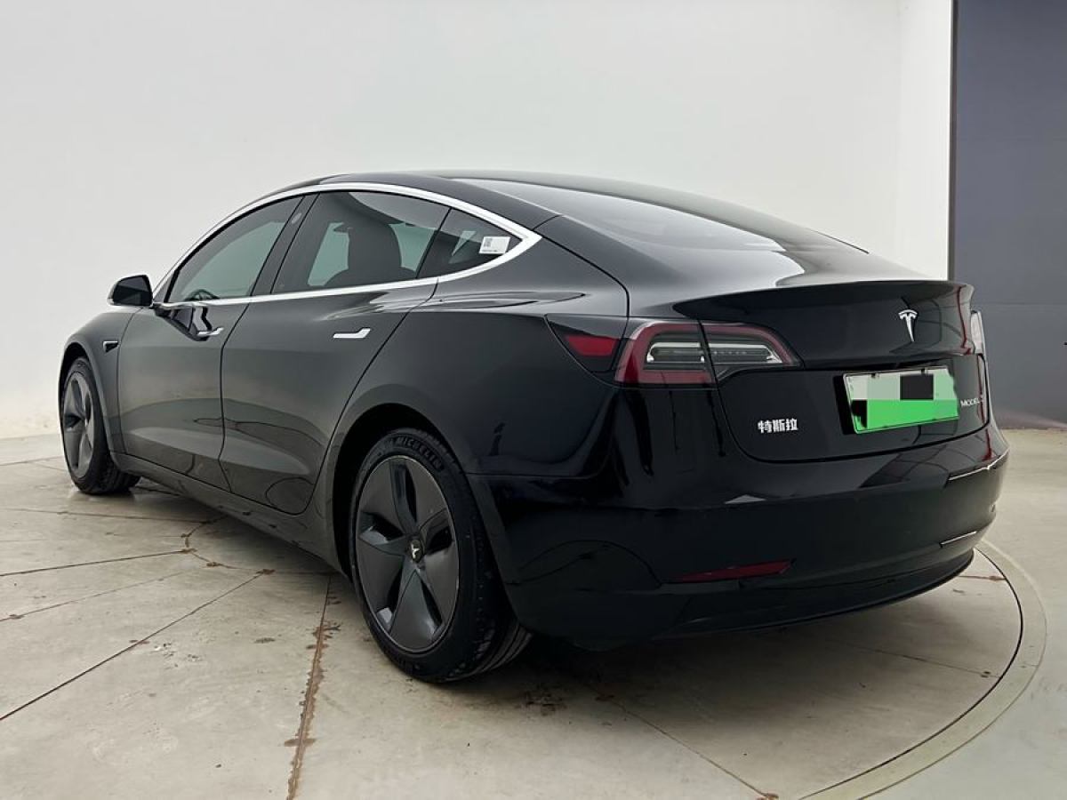 特斯拉 Model Y  2020款 改款 標(biāo)準(zhǔn)續(xù)航后驅(qū)升級版圖片