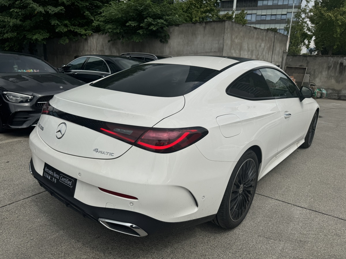 奔馳 奔馳GLC  2024款 GLC 300 4MATIC 轎跑SUV圖片