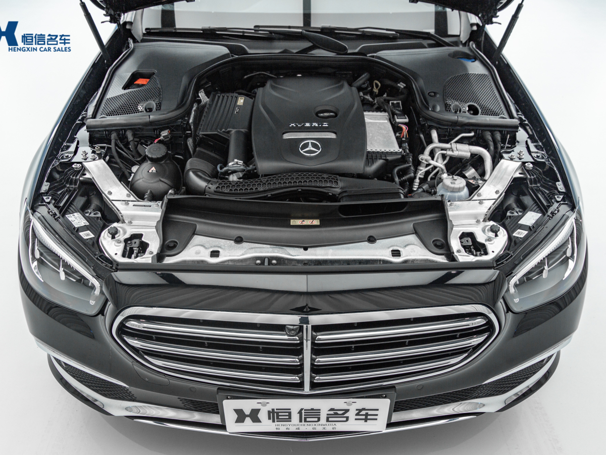 奔驰 奔驰E级新能源  2022款 改款二 E 350 e L 插电式混合动力轿车图片
