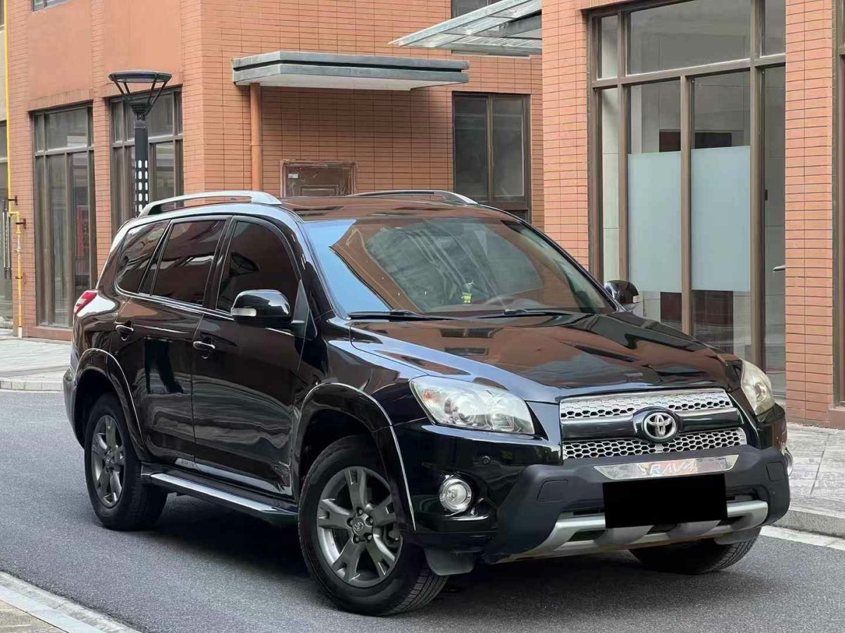 2013年1月豐田 RAV4榮放  2013款 2.5L 自動(dòng)四驅(qū)豪華版