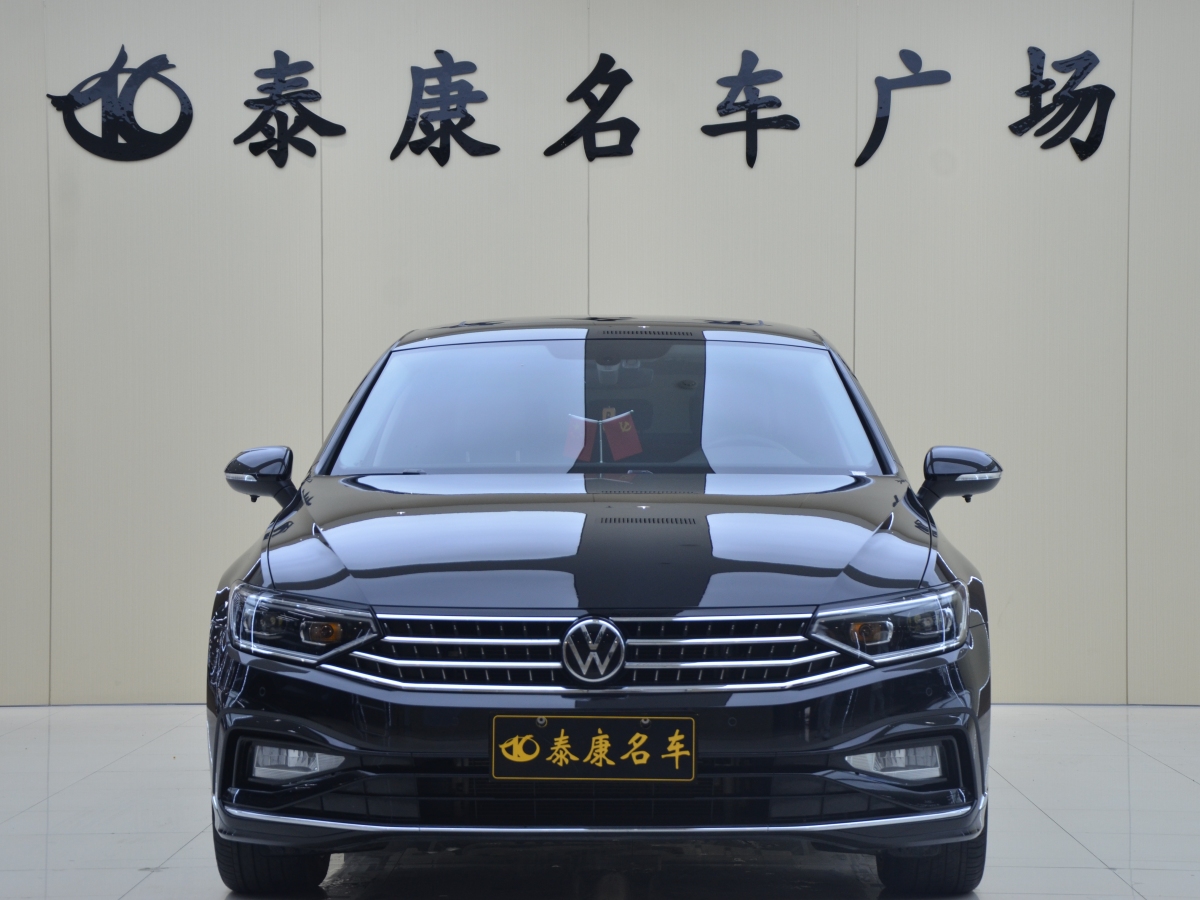 大眾 邁騰  2023款 200萬(wàn)輛紀(jì)念版 330TSI DSG領(lǐng)先型圖片