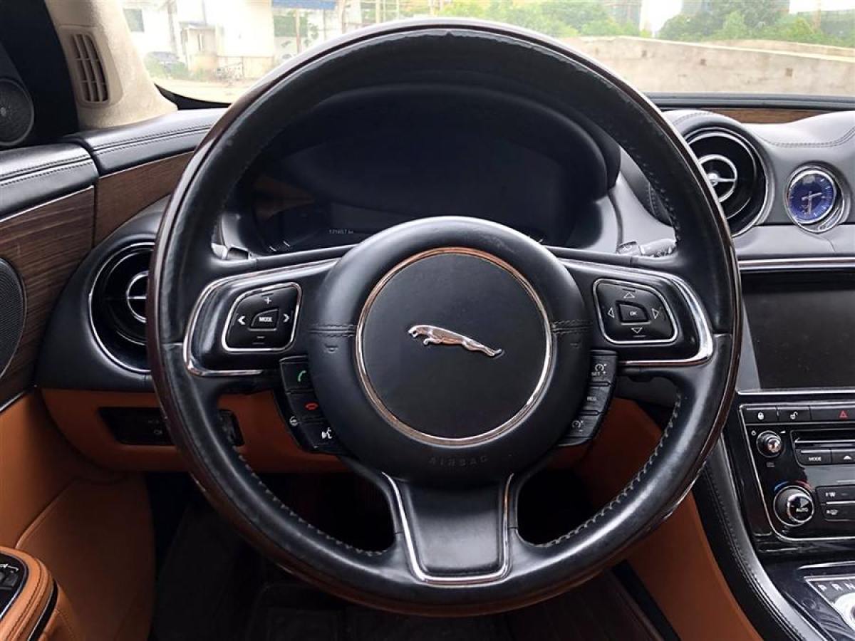 捷豹 XJ  2012款 XJL 3.0 全景商務版圖片