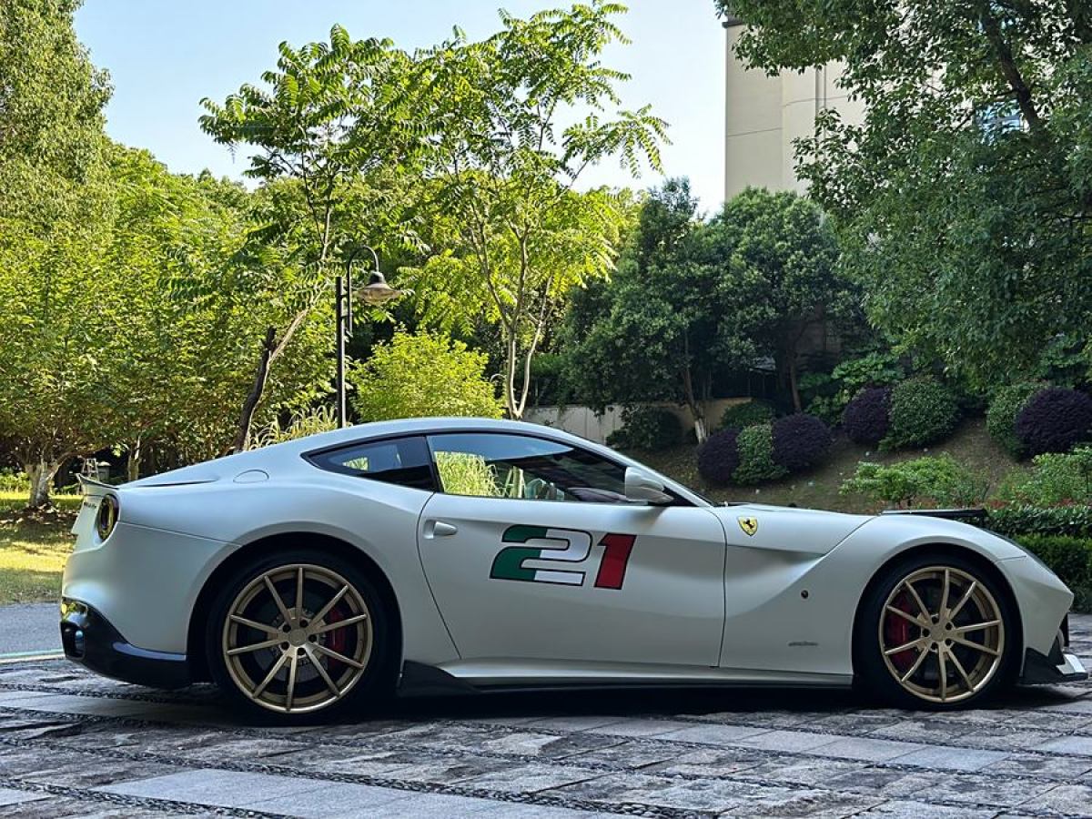 法拉利 F12berlinetta  2013款 6.3L 標(biāo)準(zhǔn)型圖片