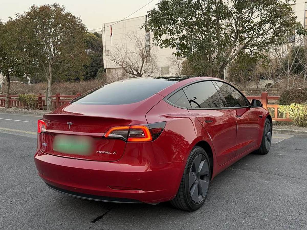 特斯拉 Model 3  2021款 改款 標(biāo)準(zhǔn)續(xù)航后驅(qū)升級版圖片