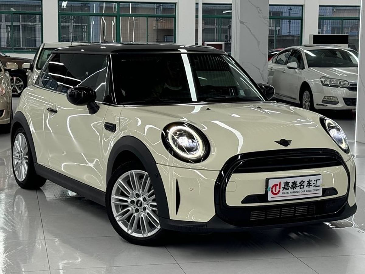 2022年11月MINI MINI  2023款 改款 1.5T COOPER 藝術(shù)家