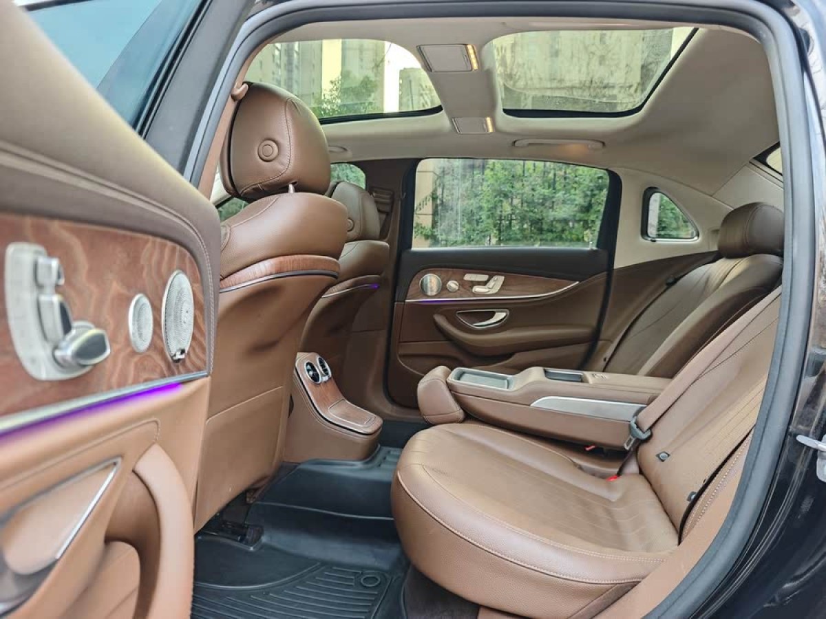 奔馳 奔馳E級(jí)  2022款 改款 E 300 L 豪華型圖片