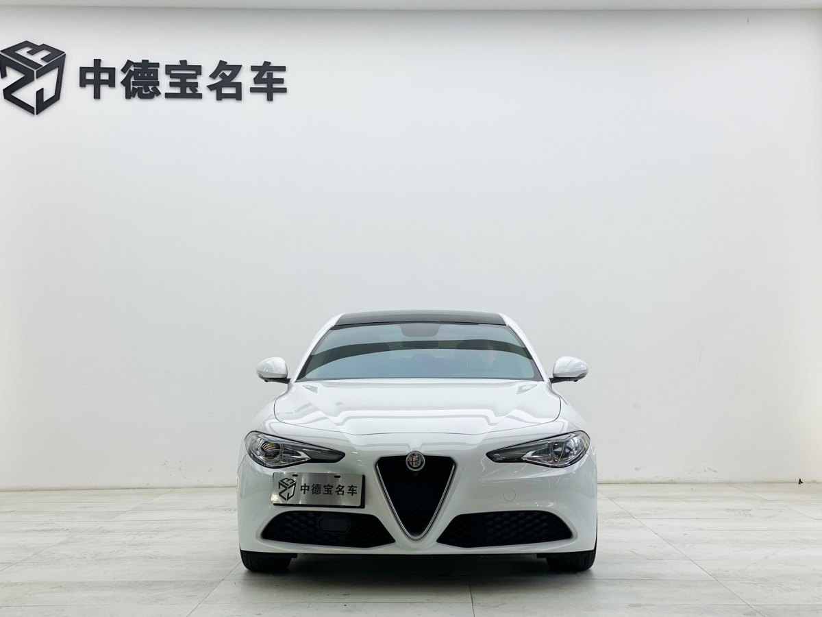 阿爾法·羅密歐 Giulia  2017款 2.0T 200HP 豪華版圖片