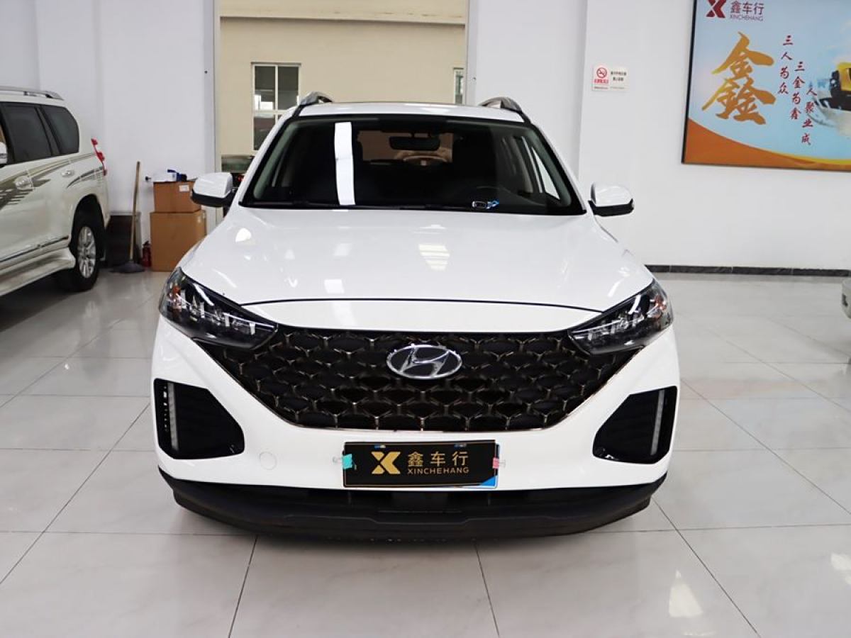 現(xiàn)代 ix35  2021款 2.0L 自動兩驅(qū)領(lǐng)先版GLS圖片