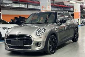 MINI MINI 1.5T COOPER 經(jīng)典派 五門絕色版