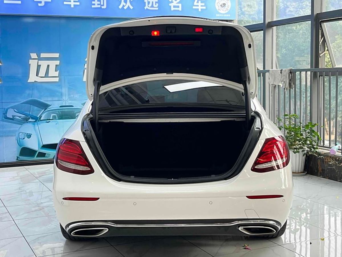 奔馳 奔馳E級  2019款 改款 E 300 L 豪華型圖片