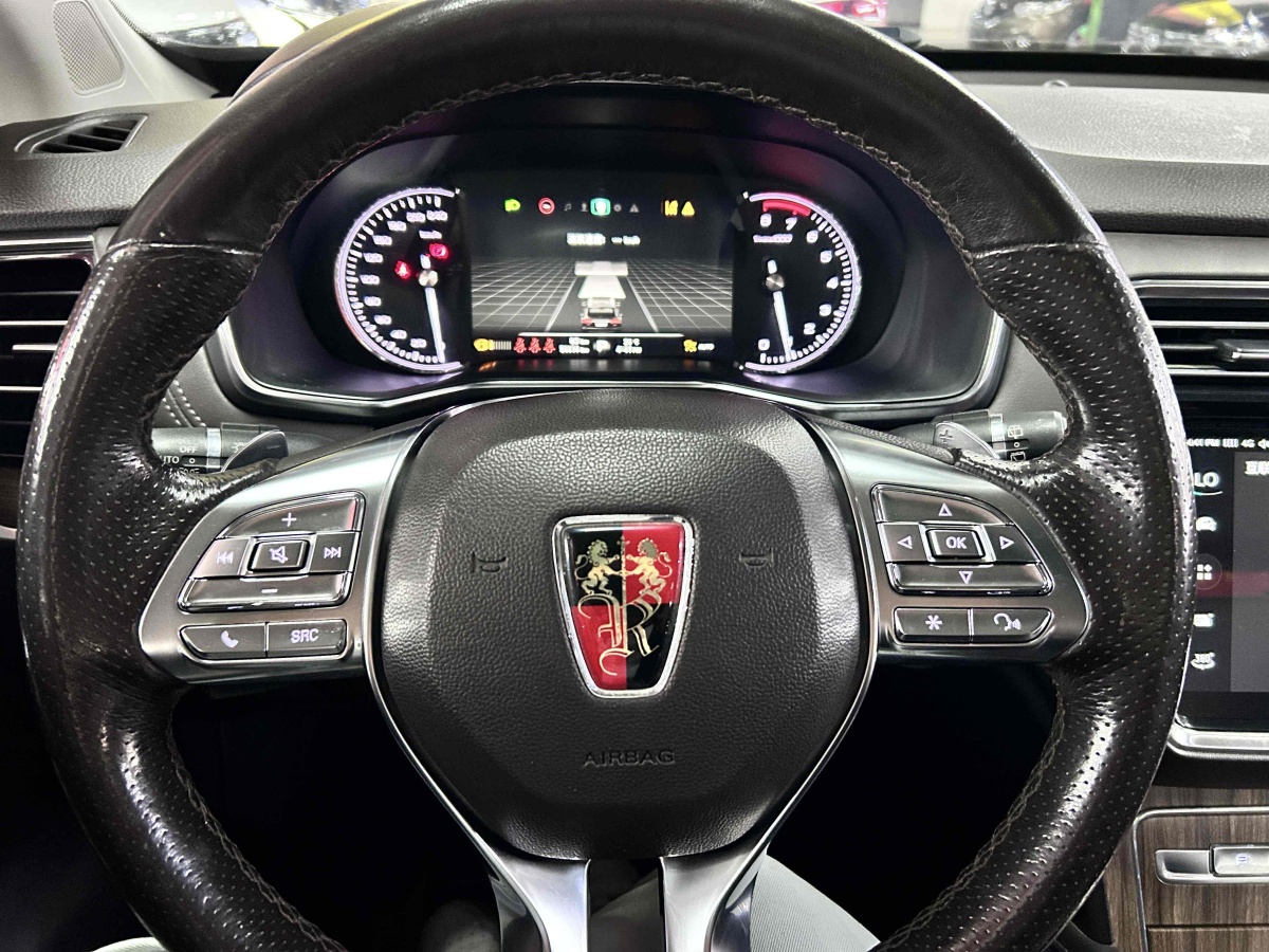 榮威 RX8  2018款 30T 智聯(lián)網(wǎng)四驅(qū)至尊版圖片