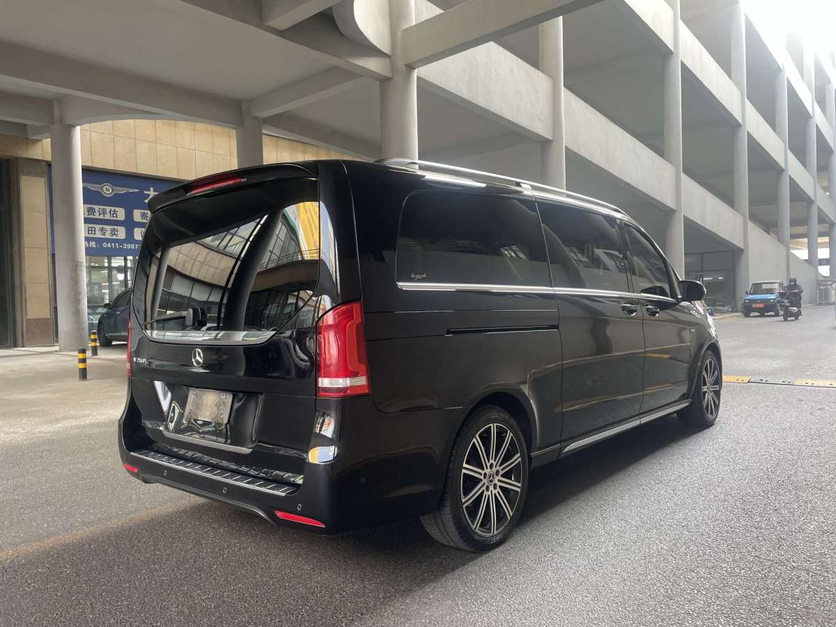 奔馳 V級(jí)  2021款 V 260 L 長(zhǎng)軸距尊貴版圖片