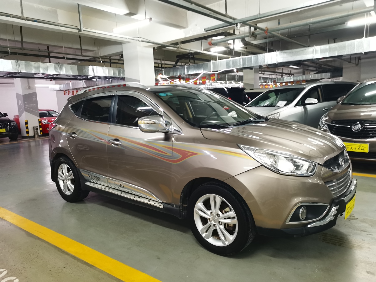 現(xiàn)代 ix35  2012款 2.0 GLS 四驅(qū)尊貴導(dǎo)航版圖片